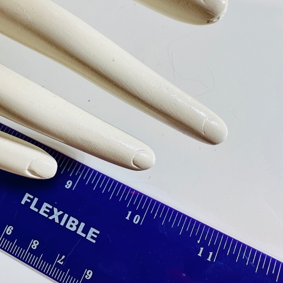 Vintage Cream Hand Display Stand - Picture 5 of 5